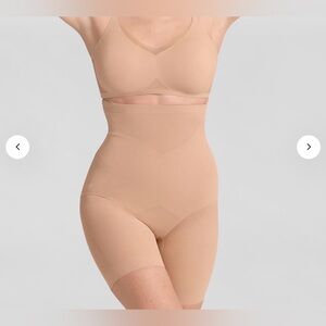 NWT‎ Honeylove SuperPower Short M